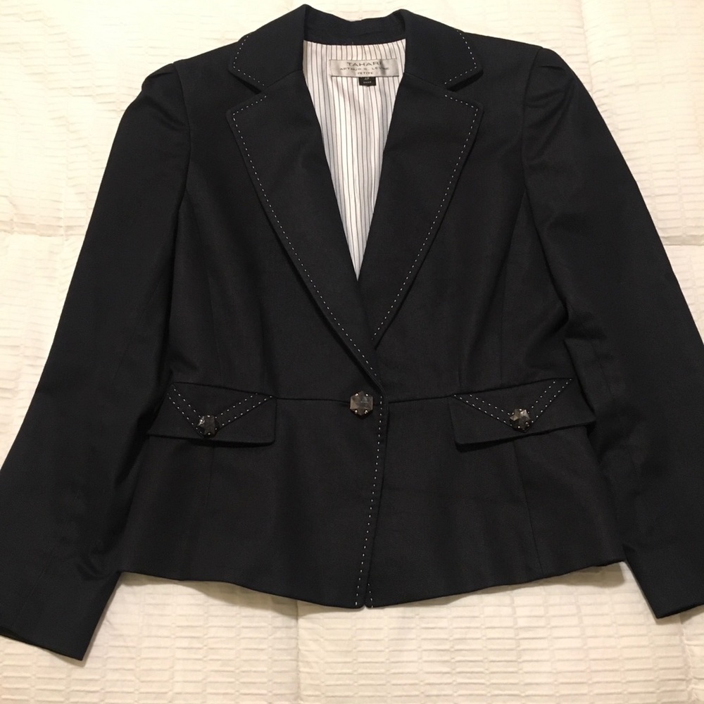 Dark navy Tahari blazer